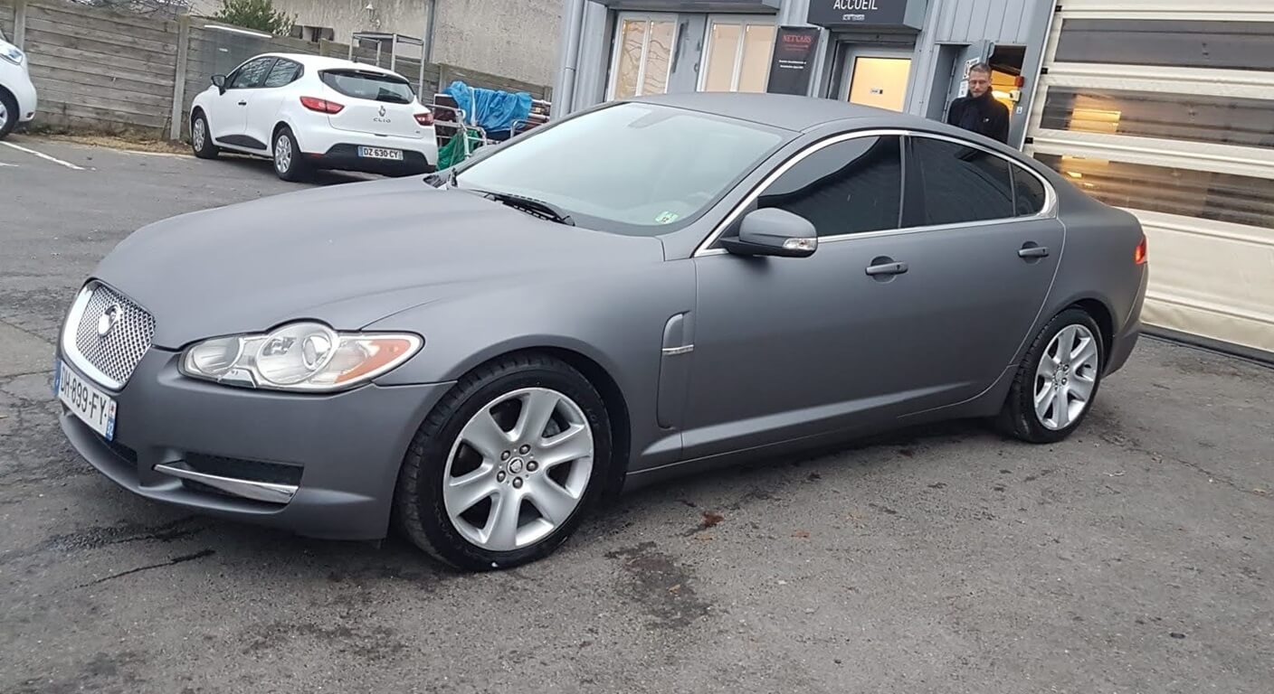 Application de film de covering automobile